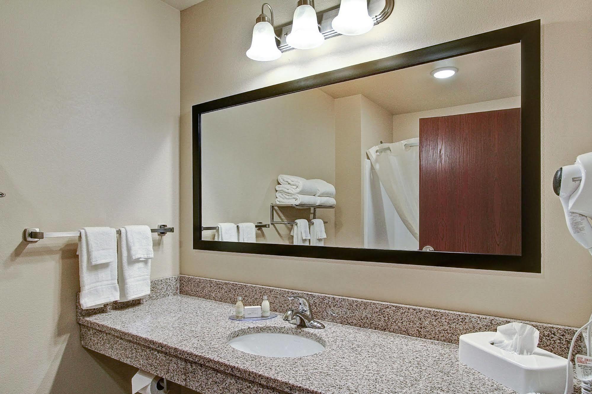 Cobblestone Hotel & Suites Pulaski/Green Bay Dış mekan fotoğraf